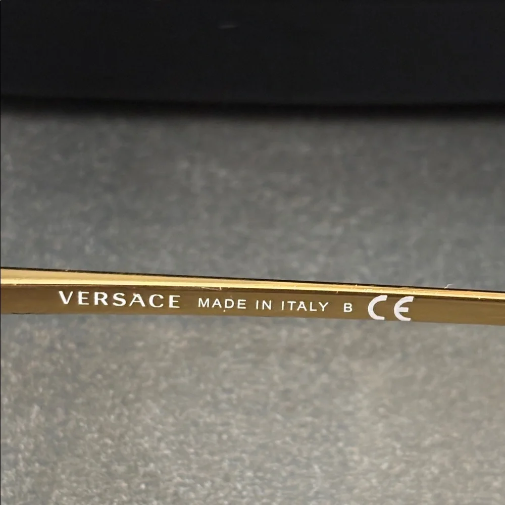 Versace prescription glasses with no prescription in them - Picture 10 of 17